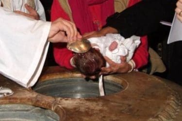 Вјеровања и обичаји у Херцеговини (17): Трудноћа, рођење дјетета, крштење