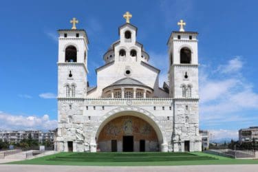 Podgorica,_cattedrale_della_resurrezione_di_cristo,_esterno_01
