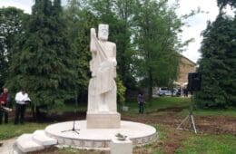 ПОВОДОМ ТЕКСТА "ЧИЧА ИЗ БИЛЕЋЕ": Зашто новинару Бошку Јакшићу смета споменик ђенералу Дражи?