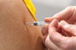 ТРЕЋА ФАЗА ИСПИТИВАЊА Србија међу пет земаља у којима ће се тестирати кинеска вакцина