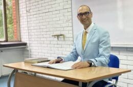 ОД НАЈБОЉЕГ СТУДЕНТА ДО НАЈБОЉЕГ ПРОФЕСОРА: Данило Ковач проглашен за најбољег наставника у региону